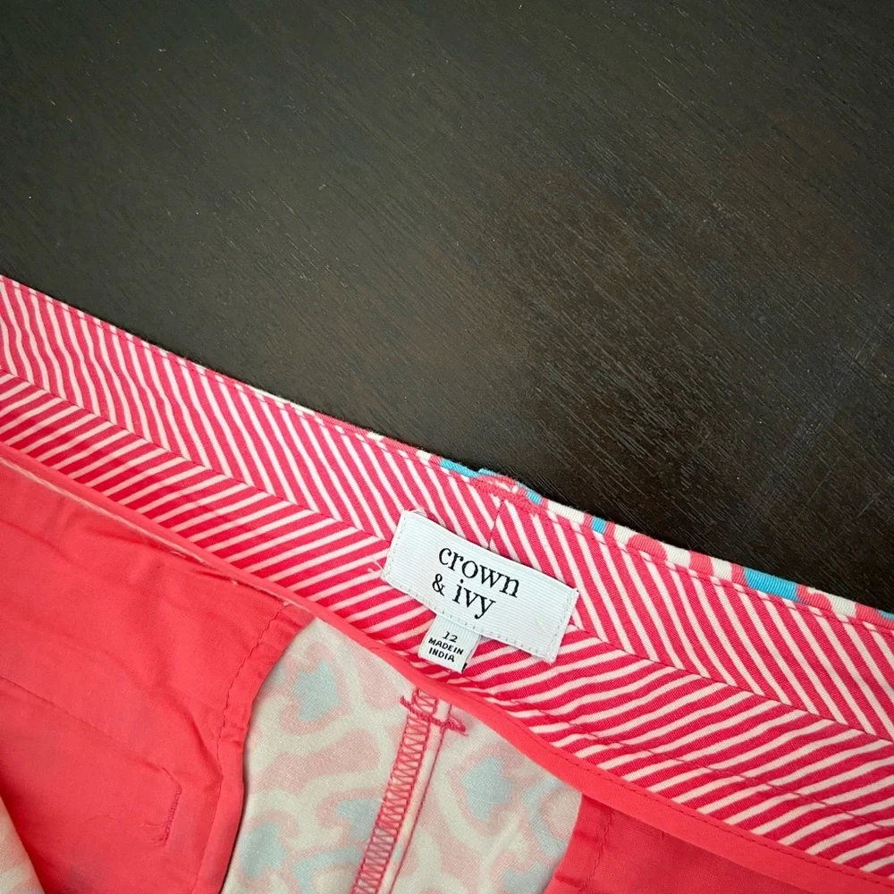 Crown and Ivy Brightly Patterned Shorts in Size 12 - Picture 4 of 5